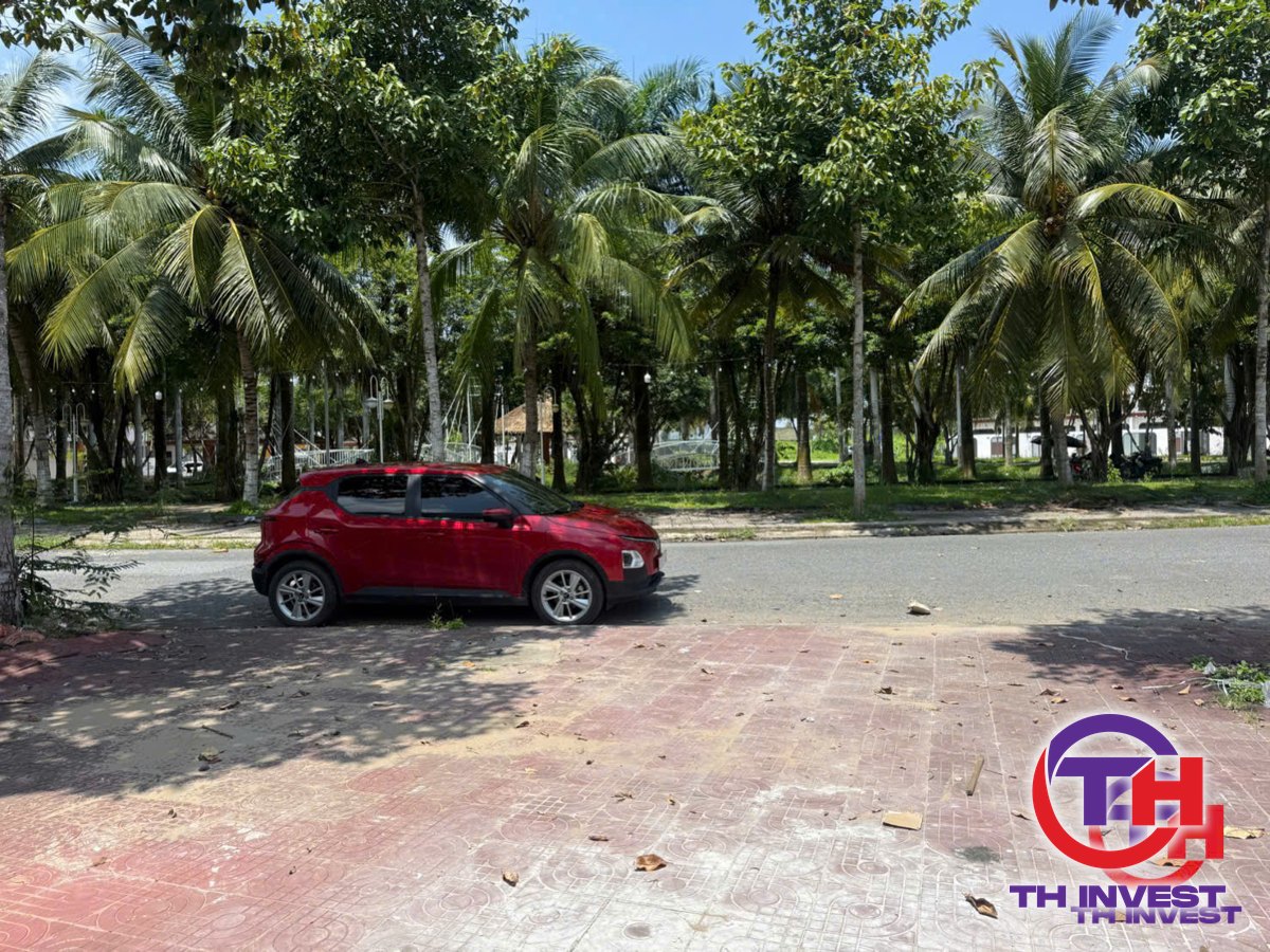 Mua đất vùng ven đón hạ tầng, Trang Thanh Thúy